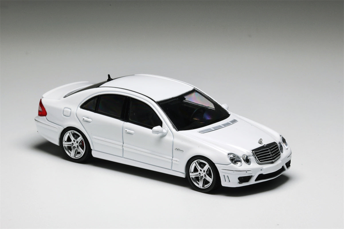 MK Model Mercedes-Benz E63 AMG W211 in White Limited to 599 Pcs 1:64