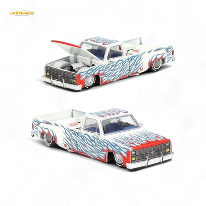Mini GT x Kaido House Chevrolet Silverado DUALLY on Fire V2 1:64 KHMG157