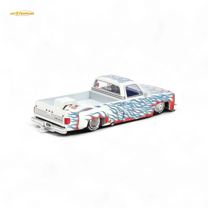 Mini GT x Kaido House Chevrolet Silverado DUALLY on Fire V2 1:64 KHMG157