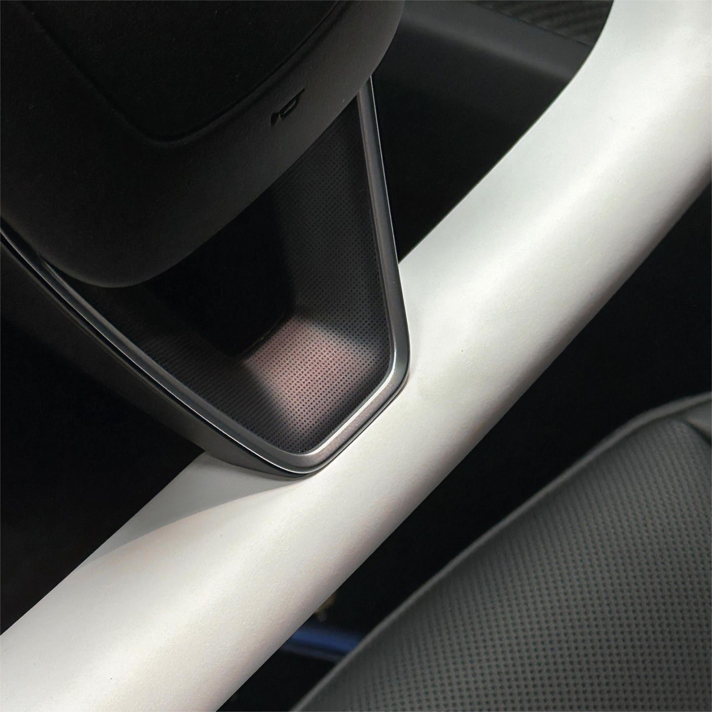 TESERY Model 3 Highland & Model Y Juniper Yoke Plaid Steering Wheel 【White Leather】